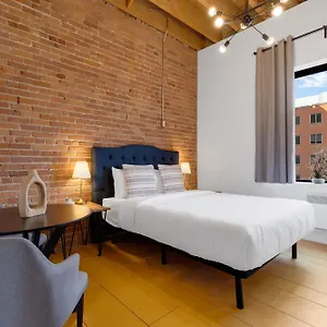 Hostel The Little Rooms-old, Montreal