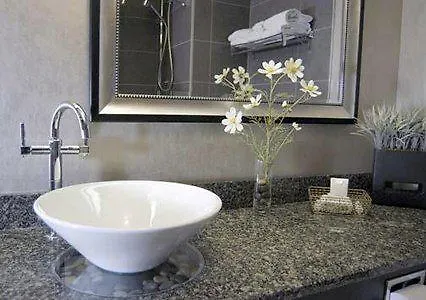 Clarion Hotel & Suites Downtown Montreal